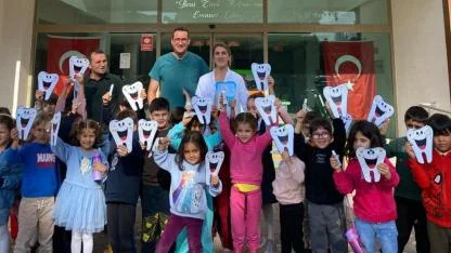 Minik Öğrencilere Sağlıklı Gülümseme Eğitimi