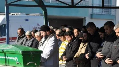 Müstakil evde çıkan yangında ölen iki kardeşin cenazeleri defnedildi