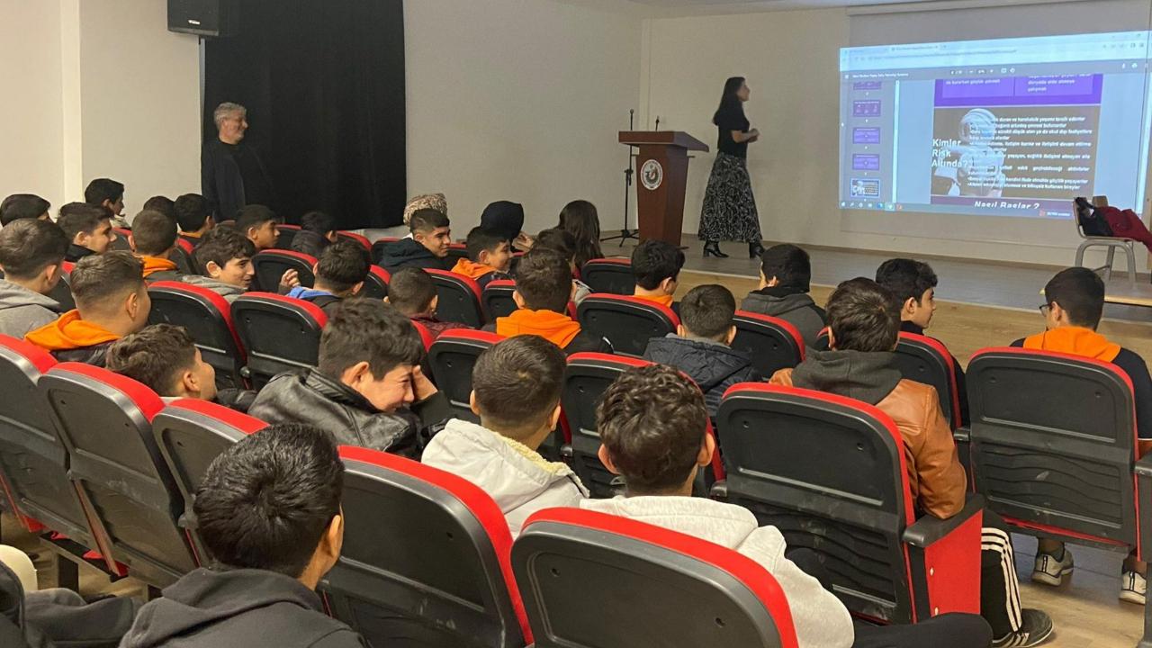 Öğrencilere Teknoloji Bağımlılığı Eğitimi