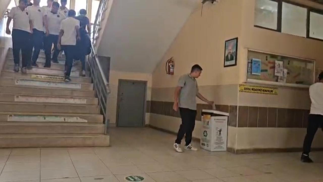 Pet Şişeyi, Çöpe Atan Öğrenci Çeyrek Altını Kazandı