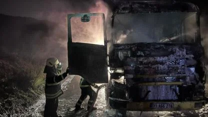 Seyir Halindeki Tır, Alevlere Teslim Oldu