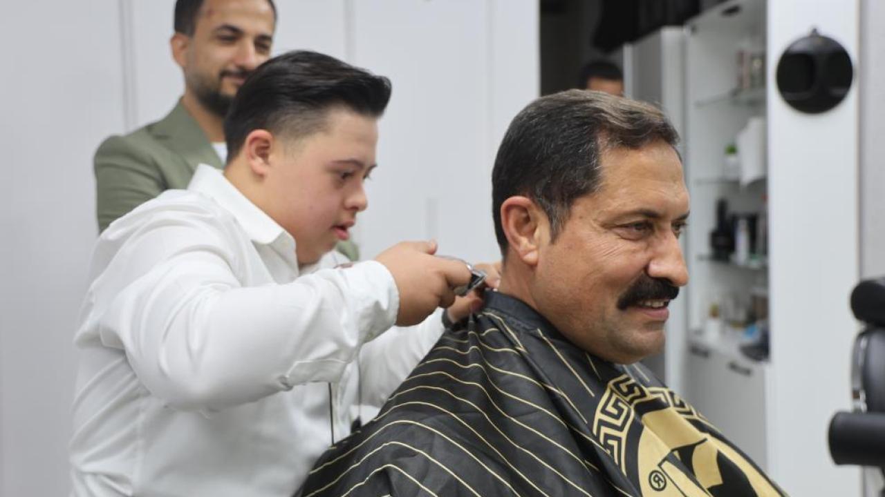 Şükrü&#039;den Vali Masatlı&#039;ya Yürek Isıtan Tıraş