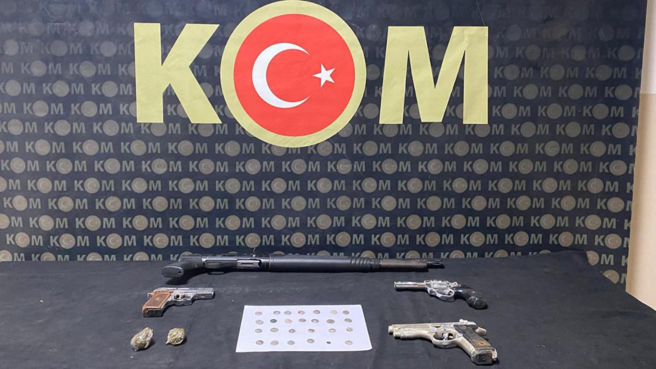 Tarihi Sikke, Silah ve Uyuşturucu Operasyonu