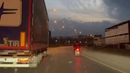 Tır, Motosikletliye Duvar Oldu