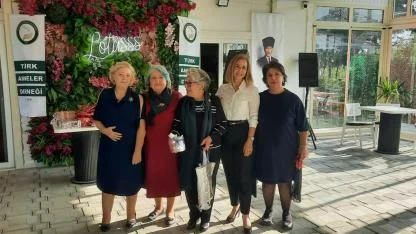 TÜRK ANNELER DERNEĞİ ÖĞRETMENLERİ ONURLANDIRDI