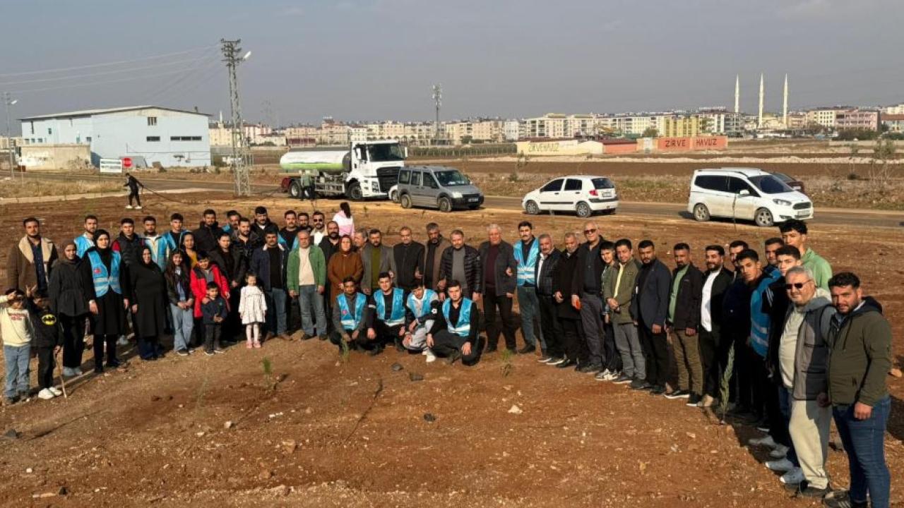 Ülkü Ocaklarından Başbuğ Türkeş’e Vefa