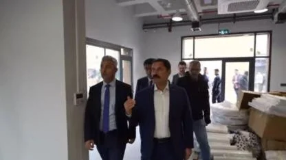 Vali Masatlı Reyhanlı’da Yeni Halk Kütüphanesini İnceledi