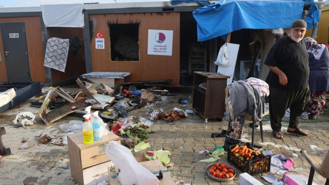 Yaşlı Çiftin Konteyneri Küle Döndü