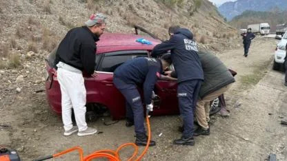 3 aracın karıştığı kazada 4 kişi yaralandı