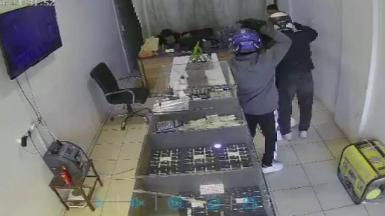 3 Dakika İçerisinde Kuyumcuyu Soydu