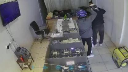 3 Dakika İçerisinde Kuyumcuyu Soydu