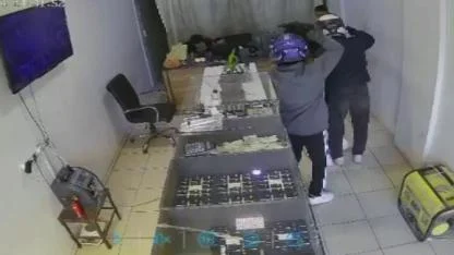 3 Dakika İçerisinde Kuyumcuyu Soydu