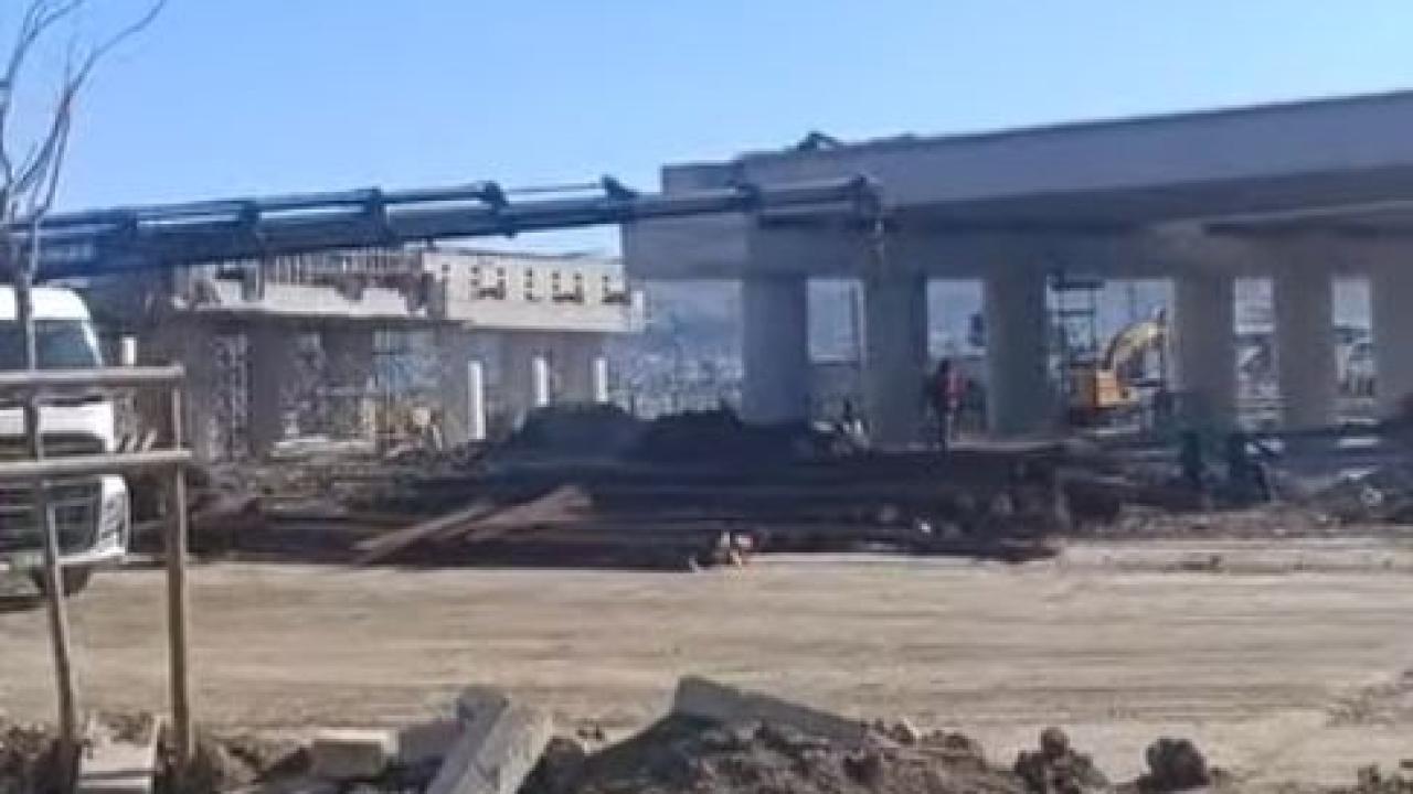 Antakya Honda Kavşağı’nda Üst Geçit Yükseliyor