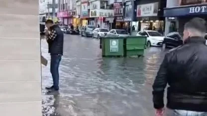 Ayakkabıcılar Çarşısı Sular Altında Kaldı