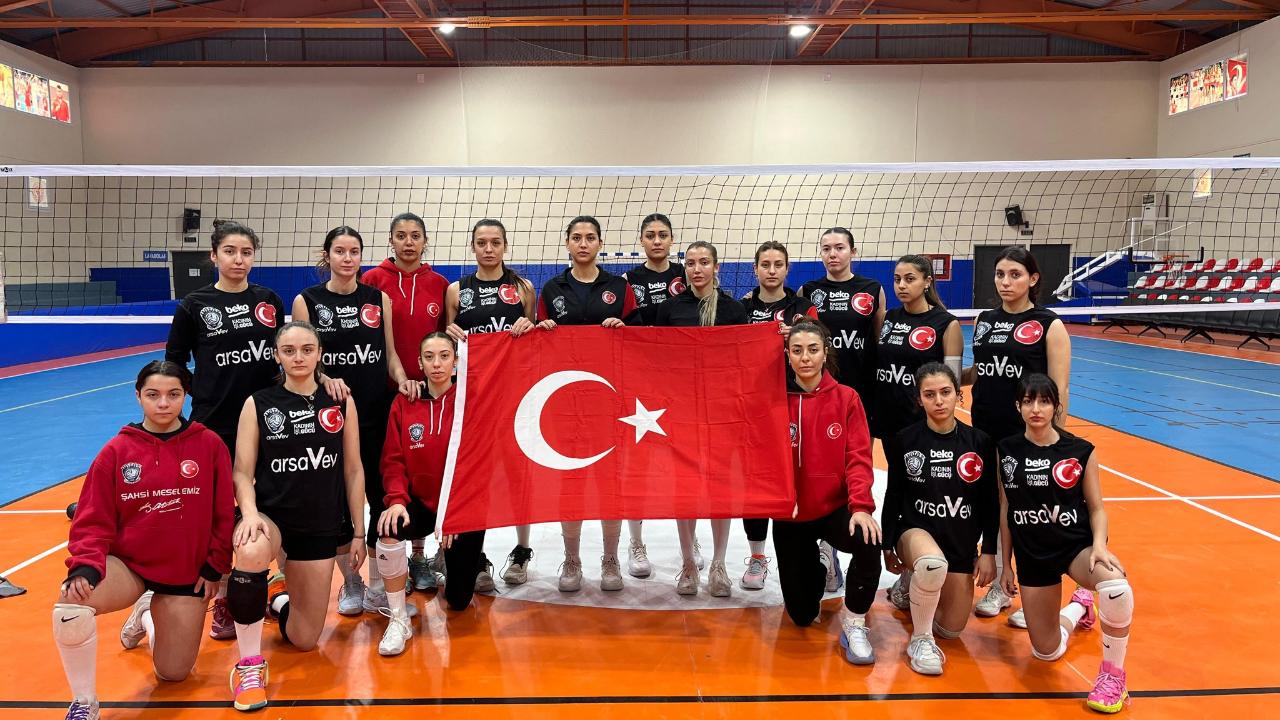 Bayrağımız Birliğimizin Sembolüdür