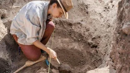 Bilim insanları 500 bin yıllık alet buldu: Çıkardıklarında hayrete düştüler