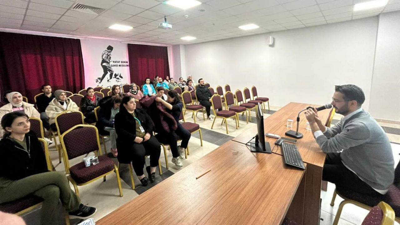 Defne Devlet Hastanesi’nde Maymun Çiçeği Eğitimi