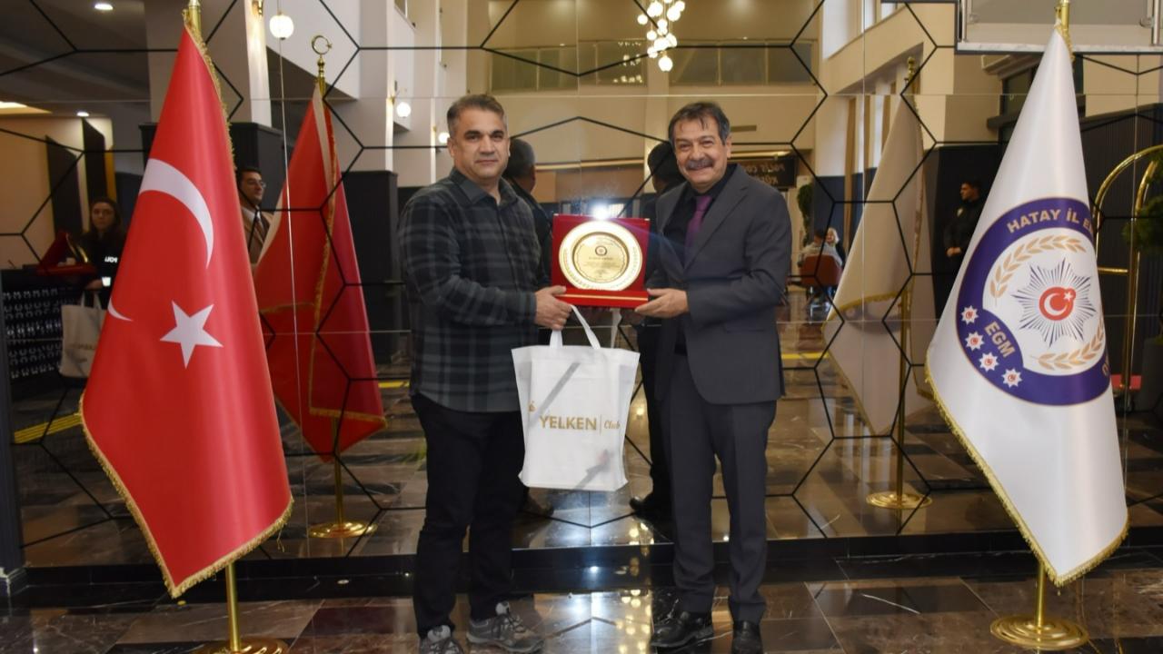 EMNİYET PERSONELLERİNE PLAKET VERİLDİ