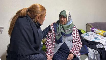 Görme Engelli Yaşlı Kadına Devletten Şefkat Eli