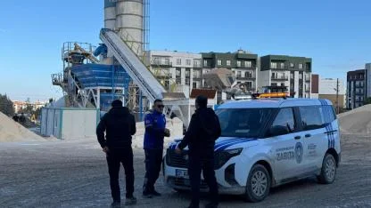 Hatay'da kanalizasyon hattına beton döken firmanın faaliyetleri durduruldu
