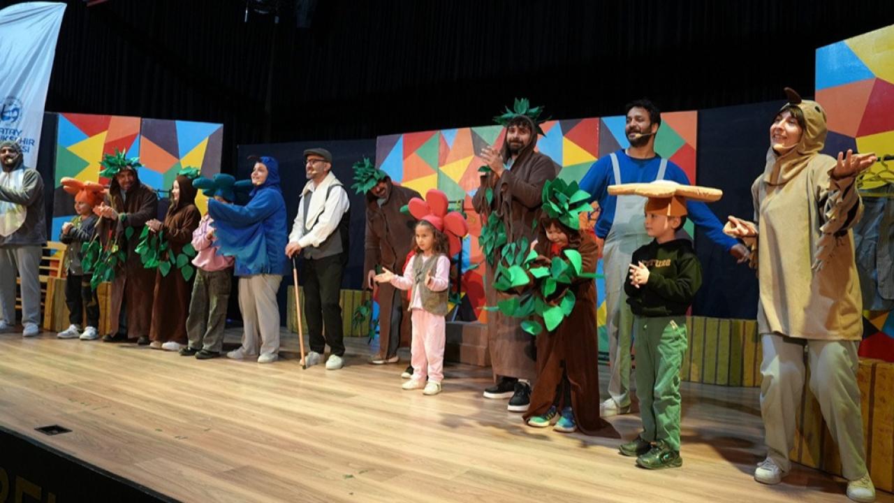 HBB Tiyatrosu Erdemli Kültür Merkezi’nde Sahne Aldı