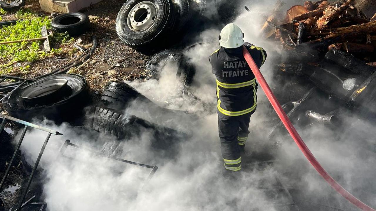 Hurdalık Yangını Paniğe Neden Oldu