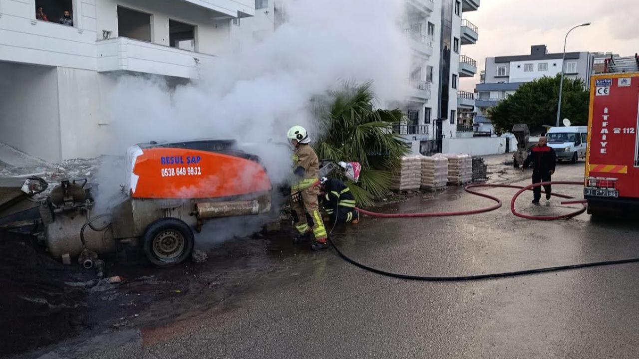 İskenderun’da İş Makinesi Alevlere Teslim Oldu