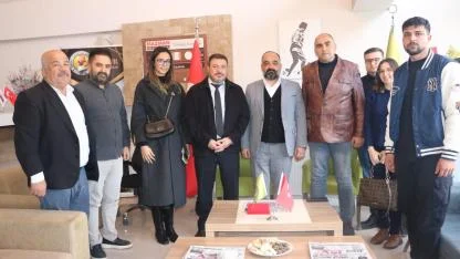 İYİ Parti Antakya’dan Mazmanoğlu’na Plaket