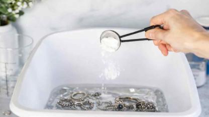 Kararan gümüşü evde temizlemenin 5 pratik yolu açıklandı