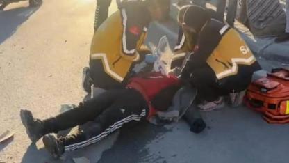 Kepçeyle Motosiklet Çarpıştı