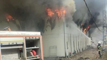 Kırıkhan’da Konteyner Yangını Korkuttu