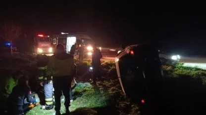 Kontrolden Çıkan Otomobil Devrildi