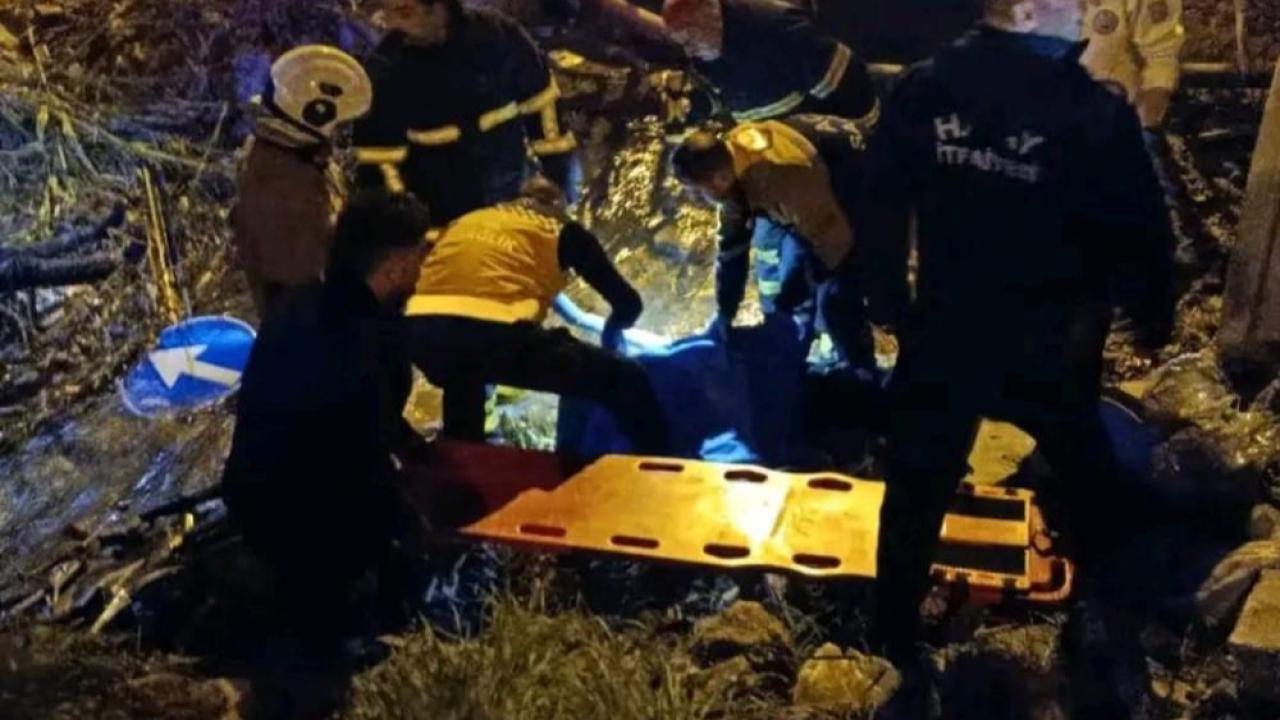 Motosiklet Su Kanalına Devrildi: 2 Kişi Yaralandı