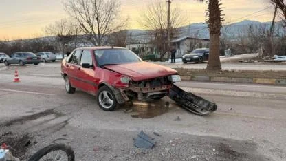 Otomobille Motosiklet Çarpıştı