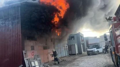 SANAYİ SİTESİ’NDE İŞ YERİ YANGINI KORKUTTU