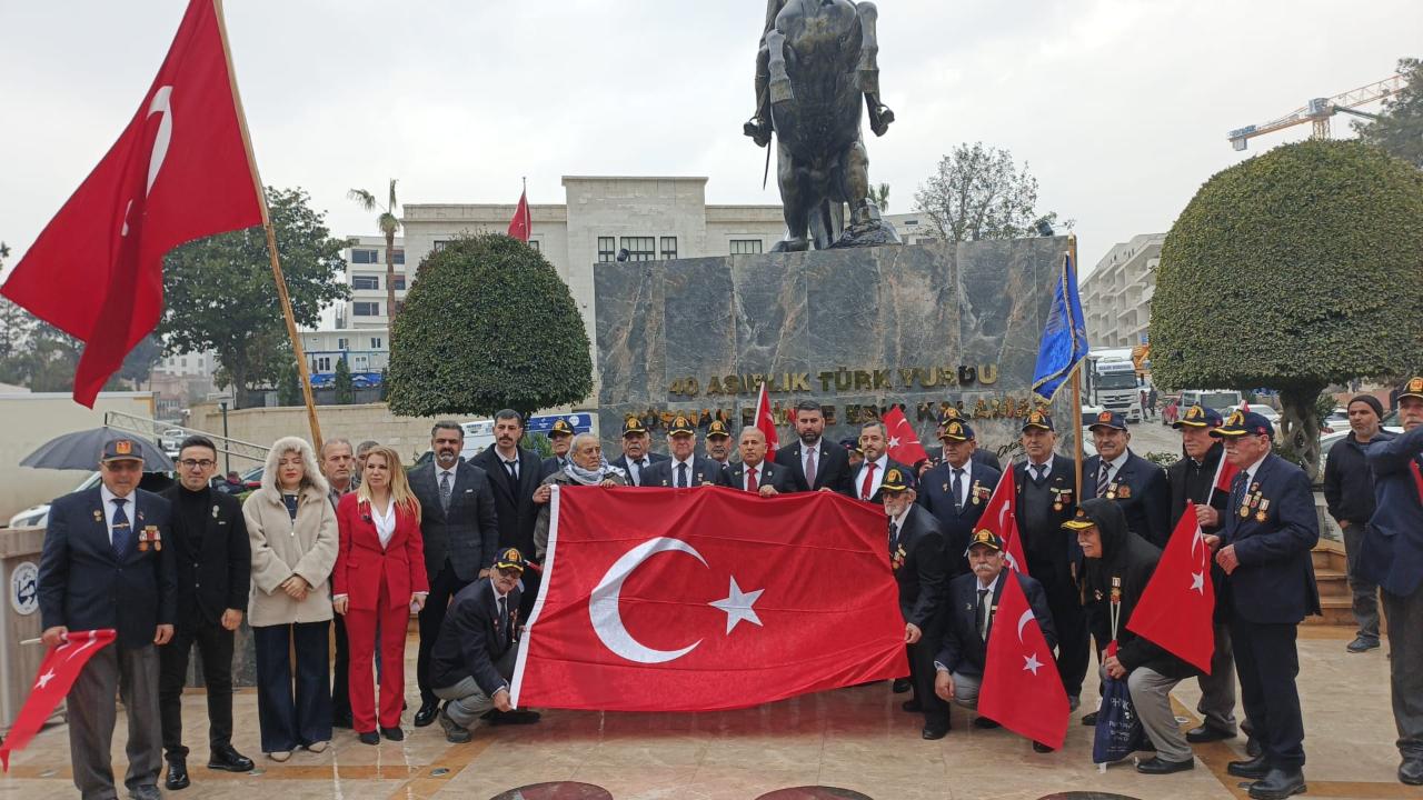 Şanlı Bayrağa Uzanan Ellere Hatay’dan Tek Yürek Tepki