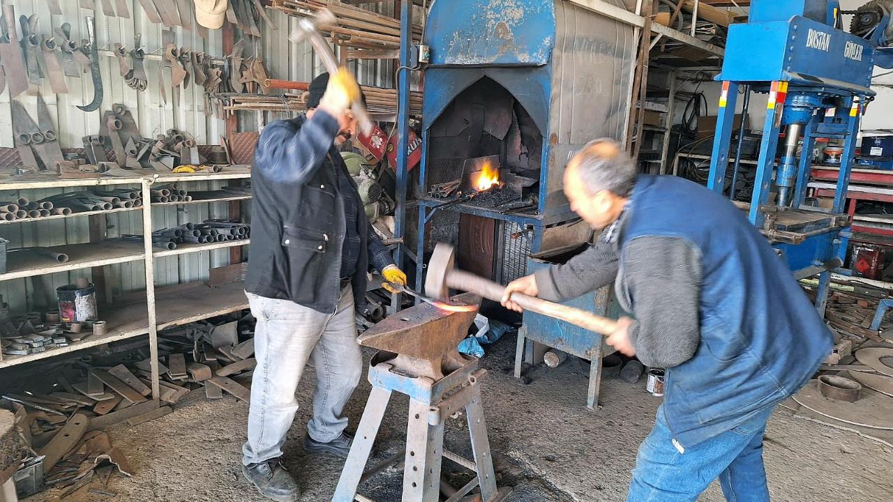 Teknolojiye Direnen Çekiç Sesleri