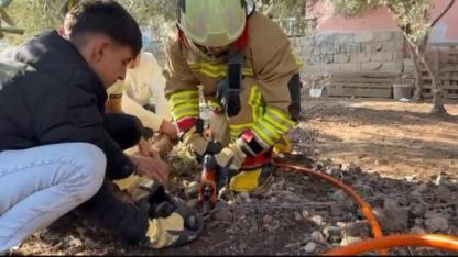 Zincire Dolanan Köpek İtfaiye Ekiplerince Kurtarıldı